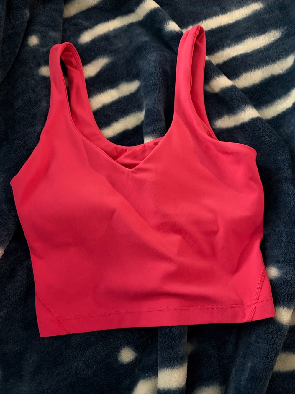 Lululemon hot pink align top size 4